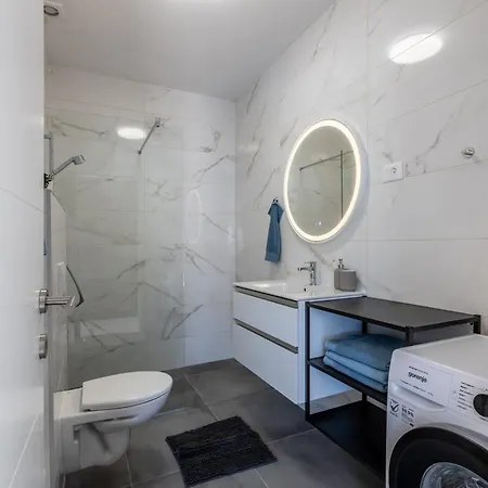 Sunny Bay Apartment *